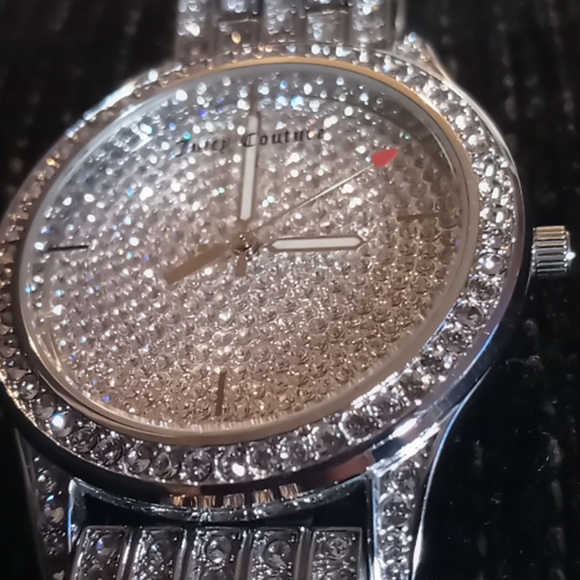 Woman's blingy watch - Picture 4 of 4